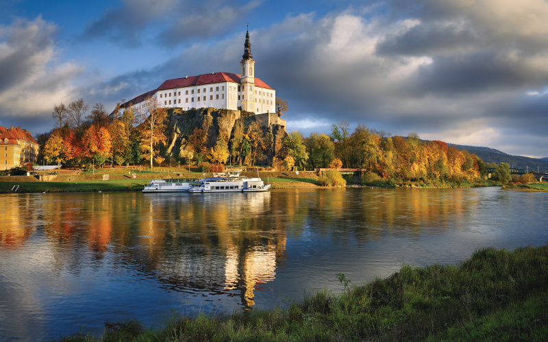 Historie Děčínského zámku: Perla severních Čech s bohatou minulostí