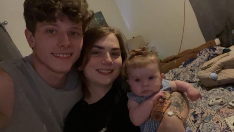 Brutální vyvraždění rodiny v USA: Pachatel ušetřil jen kojence. Policie doufá, že se udá sám