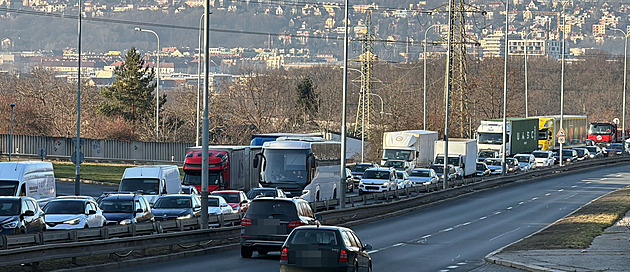 Celý rok bez smrtelných dopravních nehod slaví Helsinky. Praha se k lepšímu nemění