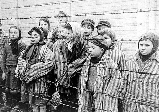 Osvětimské muzeum bojuje proti popíračům holokaustu, spustilo nový web