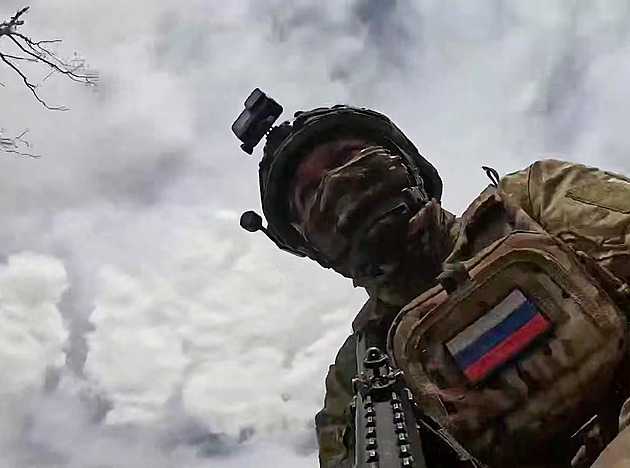 Ruský útok v Záporožské oblasti zabil tři civilisty. Ukrajina drony zasáhla železnici