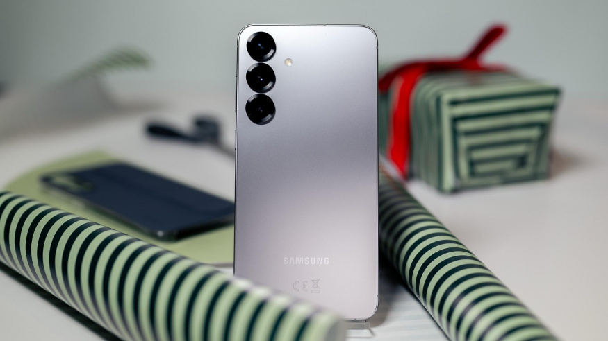 Galaxy S25 FE kompletně uniká: tenčí tělo, lepší selfie kamera a rychlejší nabíjení