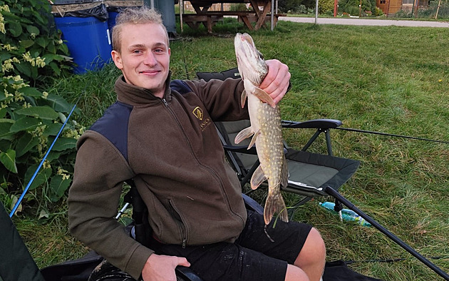 Mladíka málem zabil strom. I na vozíku se stará o ryby a hledá peníze na lepší život