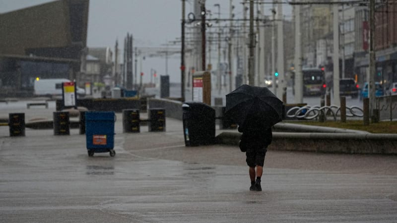 Na Evropu se žene bouře Floris: Čeká se vítr až o síle orkánu, dopady pocítí i Češi