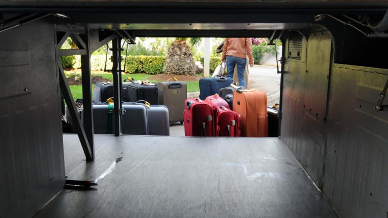 Batole v kufru: Matka na Novém Zélandu pašovala dvouletou holčičku. Našli ji přehřátou