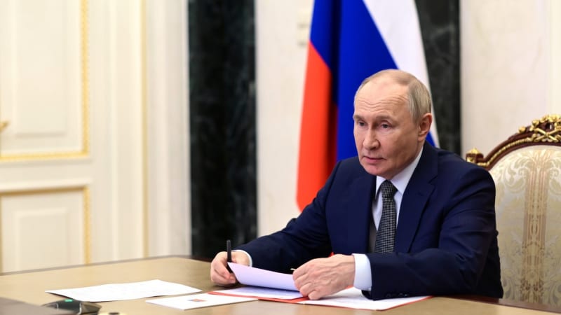 Jsem připraven na setkání se Zelenským, oznámil Putin. Má však jednu podmínku