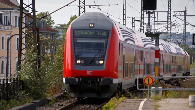 Muže málem zabila selfie: Kvůli fotce vylezl na vlak, i bez kontaktu s vedením ho uzemnil proud