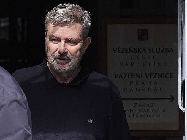 Obviněný Jansta zaplatil kauci a propustili ho z vazby. Jsem rád, řekl