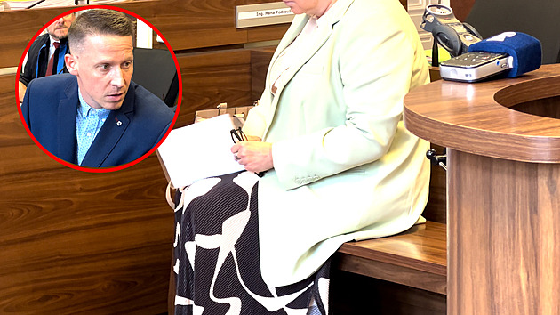 Pracovnice NKÚ odmítá, že chystala vraždu exmanžela. Zastrašoval mě násilný makléř, tvrdí