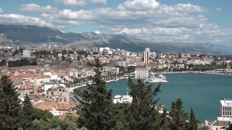 Češi stále častěji investují do nemovitostí v zahraničí. Experti varují před riziky nákupu