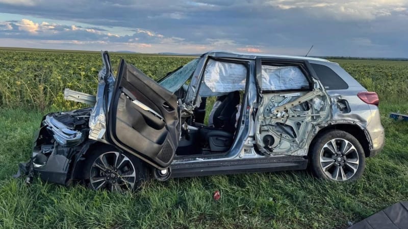 Návrat z koupaliště skončil pro čtyřčlennou rodinu tragicky. Řidič zemřel po střetu s kamionem