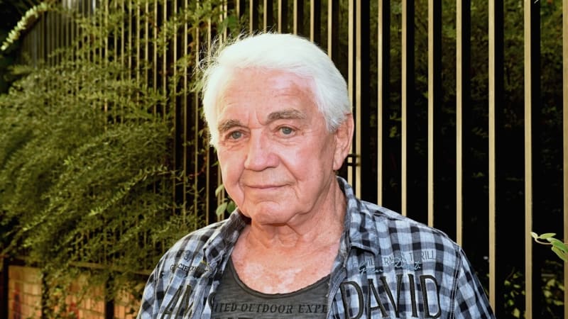 Scénář a detaily pohřbu Jiřího Krampola: Místo Miloše Zemana promluví nad rakví jiní řečníci