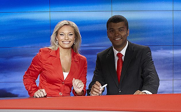 OBRAZEM: Lucie Borhyová a Rey Koranteng slaví 26 let na obrazovce