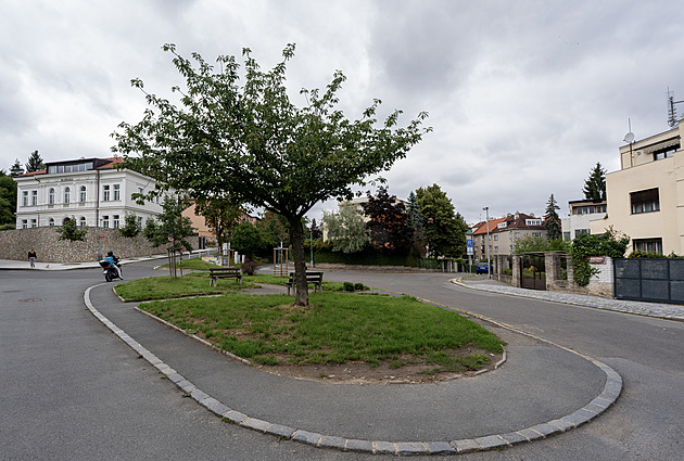 Náměstíčko Karla Gotta? Přejmenování plochy nad Bertramkou Praha 5 podpořila
