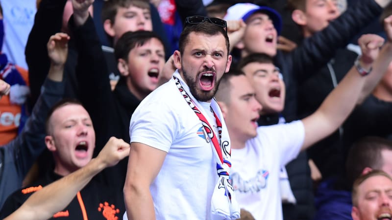 „Svatoušci“ z Rangers? Kápo jejich ultras rozpoutal válku gangů, násilí děsí celé Skotsko