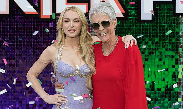 Je to genocida přirozenosti, kritizuje Curtisová tlak na dokonalý vzhled