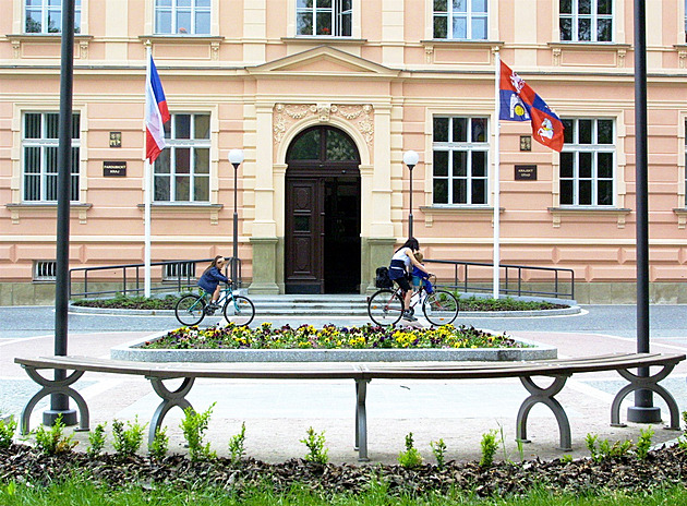 „Eurospeak“ jako hlavolam. Kraj se ztrácí v jazyku žádostí o dotace, které schvaluje