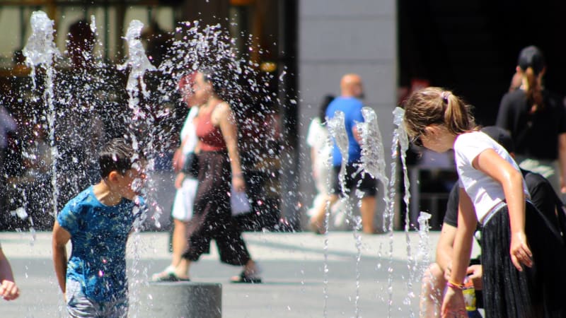 Úmorné tropy, ale i hrozba bouřek. Teploty v Česku vystoupají až na 33 stupňů