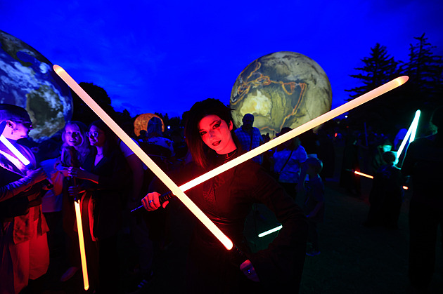 OBRAZEM: Hrdinové Star Wars a světelné meče. V Brně se vyřádili příznivci sci-fi