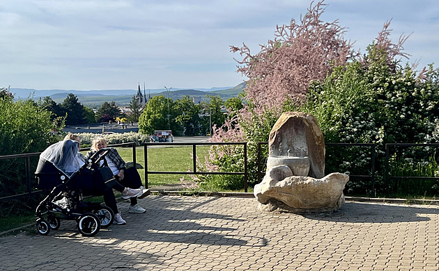 Pergola a výhled na České středohoří. Louny zvelebí okolí léčivého pramene
