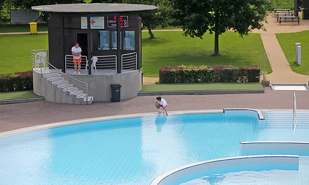 Tak špatnou sezonu 15 let nepamatujeme, zoufají správci koupališť na Vysočině