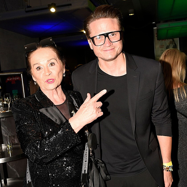 Vrať Tifanny život, píše Brzobohatému matka. Syna jako drag queen se zastala