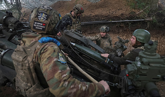 USA prodají Ukrajině zbraně za 200 milionů dolarů, mimo jiné i vybavení pro houfnice