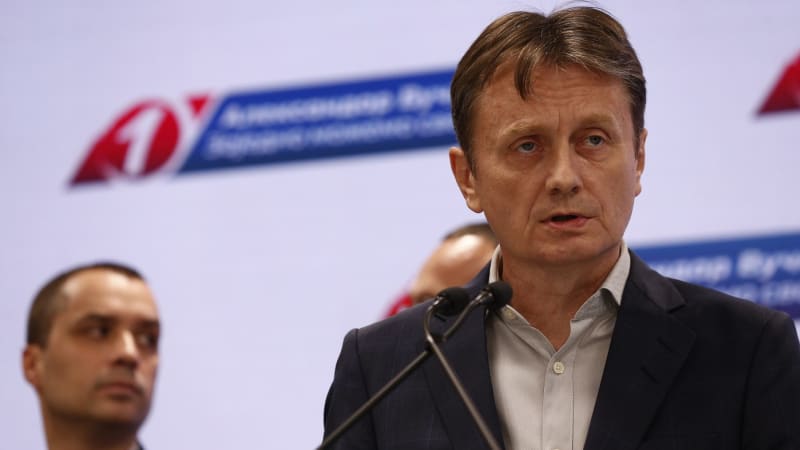 Boj o život v přímém přenosu: Srbský ministr dostal ve studiu mrtvici, je ve vážném stavu