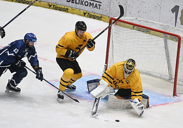 Zajdu střídá Čajda. Snad mě Orct dopeče jako Francouze, doufá gólman Litvínova