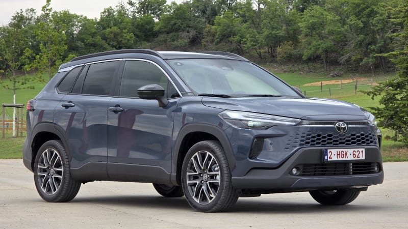 Nová Toyota Corolla Cross za 890 tisíc korun je dobré auto. Jen jí chybí emoce