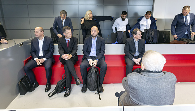 Vrchní soud zrušil zprošťující verdikt v kauze IT zakázek, obžalobě čelí 24 lidí