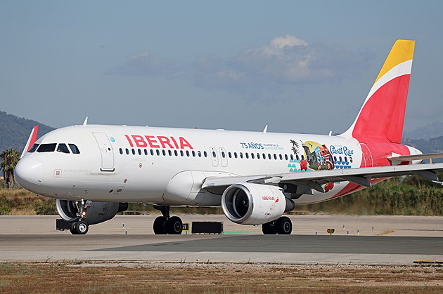 Židé dostali v letadle jídlo s nápisem Svobodu Palestině. Aerolinky čelí stížnosti