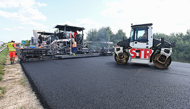 Před otevřením poslední části D1 opravují nedaleký úsek, čeká se nárůst provozu