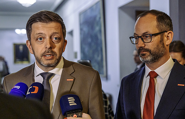 Starosty naštvala Decroix. Ve hře je konec jejího náměstka i odchod z vlády