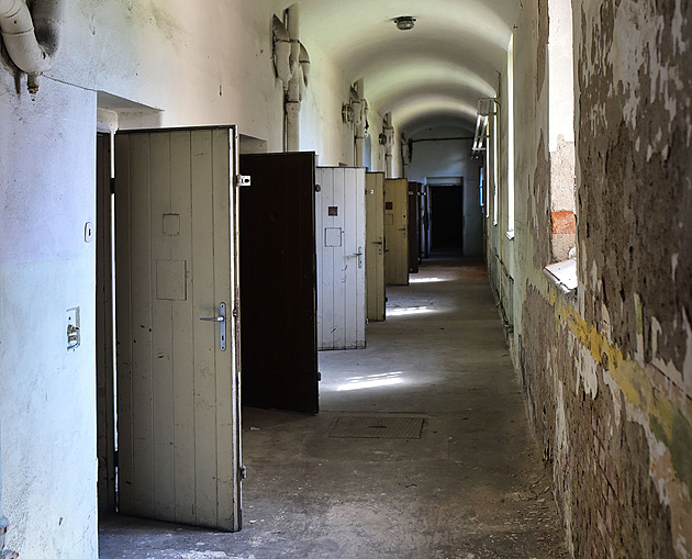 Expozice totality bude vyprávět příběhy vězňů i dozorců. Muzeum hledá autora