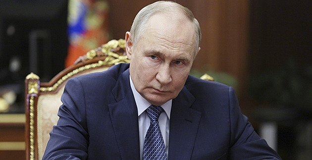 Putin se kroutí pod Trumpovým ultimátem. Věří, že Ukrajina do tří měsíců padne