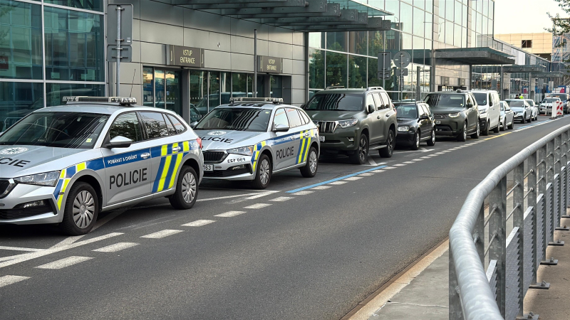 Poplach na letišti v Praze: Cestující tvrdil, že má v zavazadle bombu. Dorazil i pyrotechnik