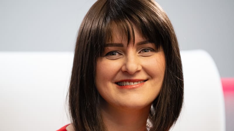 Aspoň litr na den, slibuje Maláčová. Destrukce a vyšší nezaměstnanost, varují ekonomové