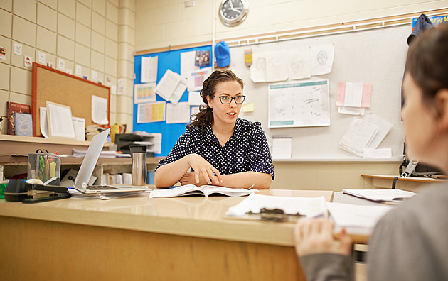 Asistenti pedagoga nefungují, jak by měli, zjistila inspekce. Chyba je také u učitelů