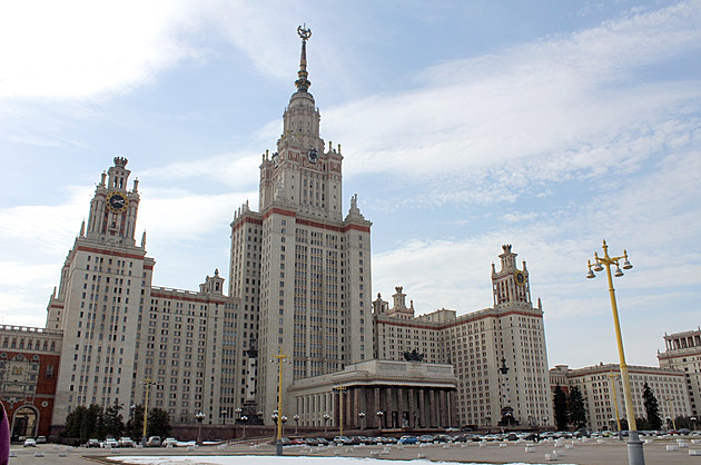 Na univerzitě v Moskvě zkoumali stroj času a teleportaci. Překvapilo to i děkana