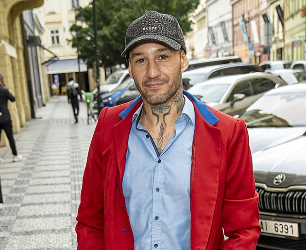 Od Superstar přes drogy a skandály až po souboj v kleci. Sámer Issa slaví 40