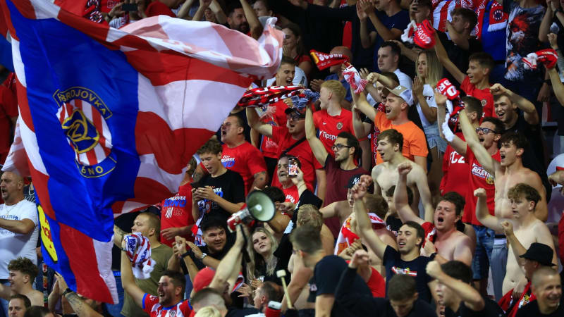 Brno zachvátila fotbalová horečka. Za pyro mohou už u vstupu padat vysoké pokuty
