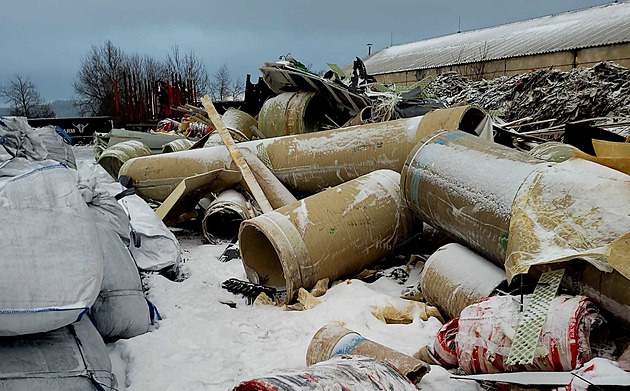 Německý nebezpečný odpad zmizí z Bruntálska koncem srpna, oznámil ministr