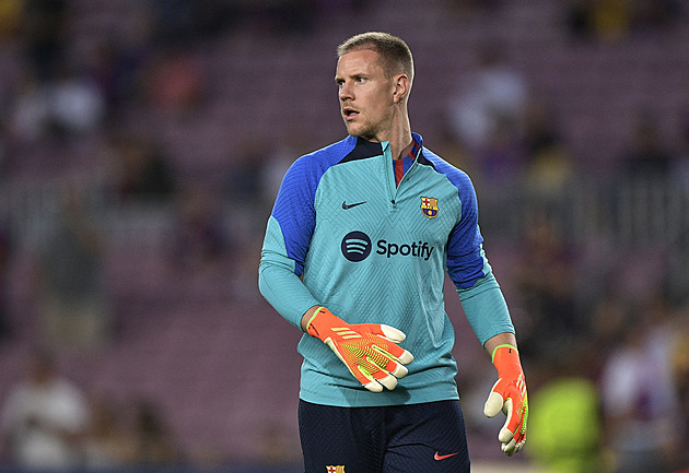 Dusno v Barceloně. Ter Stegen nesouhlasí s lékařskou zprávou, klub mu sebral pásku