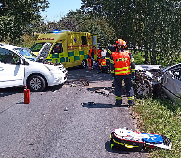 Nehoda na Kroměřížsku blokovala důležitou objížďku, tvořily se dlouhé kolony