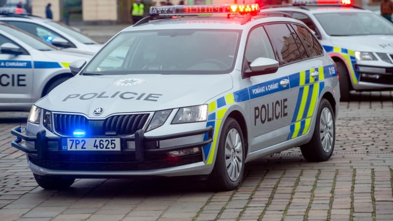 Nález mrtvého muže spustil policejní manévry na Českolipsku. Byt je plný neznámých chemikálií 