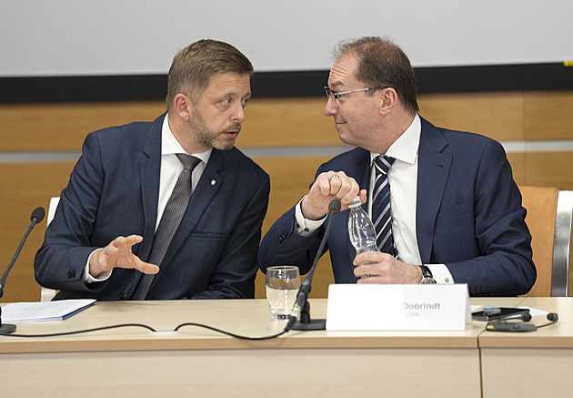 Volby by vyhrálo ANO s 33 procenty, voliči koalice SPOLU přechází ke Starostům