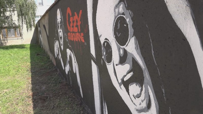 „Ozzy tady musí být.“ Streetartový umělec vzdal v Prostějově hold zpěvákovi Black Sabbath