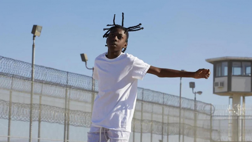 Zaručeně vás nepustí od obrazovky: přehled těch nejlepších novinek Netflixu