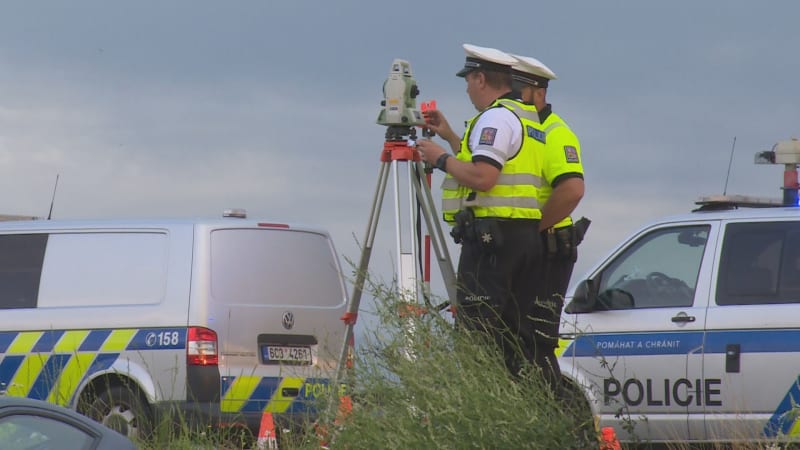 Čelní střet s kombajnem stál život řidiče na Olomoucku. Před nárazem vyjel do protisměru